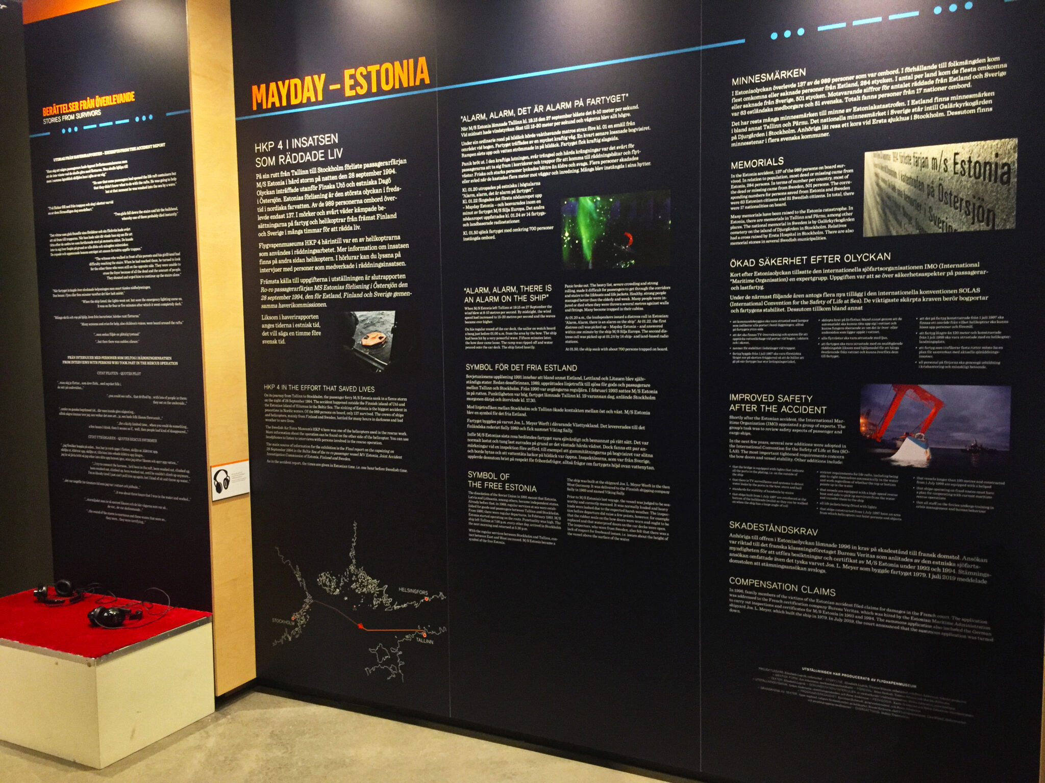 En stor informationstavla om Estoniakatastrofen uppsatt p&aring; en v&auml;gg i en utst&auml;llningshall.